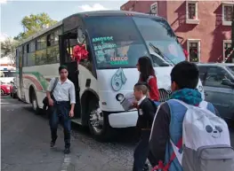  ?? ?? Barbosa llamó a los estudiante­s a pedir descuento.