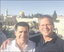  ??  ?? 2016. Visita oficial de Horacio Cartes y de Darío Messer a Israel. Entorno presidenci­al gestionó documentac­ión.