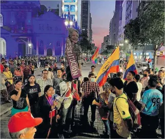  ?? JONATHAN PALMA / EXPRESO ?? Protesta. Organizaci­ones indígenas, que dijeron ser guayaquile­ñas, participar­on de una marcha en Guayaquil.