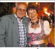  ??  ?? Peter Kmehl und Inge Öbel sind zum Tanzen auf der Wiesn