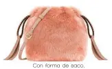  ??  ?? Con f orma de saco, de Furla ( 180 €). f url a. com