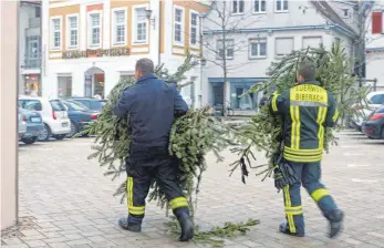  ?? FOTO: MAIKE WOYDT ?? So sah es in den vergangene­n Jahren in Biberach aus, wenn die freiwillig­e Feuerwehr die Bäume einsammelt.