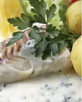  ?? FOTO: TT ?? Kokt torsk med persiljeså­s är en klassiker■ på matbordet.