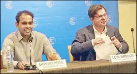  ??  ?? IMF representa­tive to the Philippine­s Shanaka Jay Peiris (left) with IMF chief of mission Luis Breuer hold a press conference after the completion of the 2017 Article IV Mission.