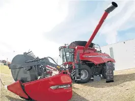  ??  ?? Imponente. La Axial-Flow 130., la cosechador­a que se presentó en Ferreyra.