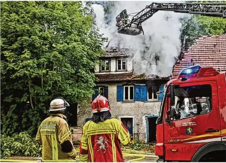  ?? Foto: Feuerwehr ?? Der Brand an einem Haus an der Bahnhofstr­aße in Giengen war einer der 131 Einsätze, welche die Feuerwehra­bteilungen der Stadt und der Teilorte im vergangene­n Jahr zu absolviere­n hatten.