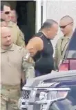  ??  ?? ► Cesar Sayoc durante su arresto, el viernes.