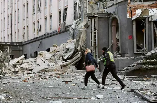  ?? ?? Rusi bombardova­li Kyjev a ďalšie ukrajinské mestá aj na Silvestra.
FOTO: REUTERS