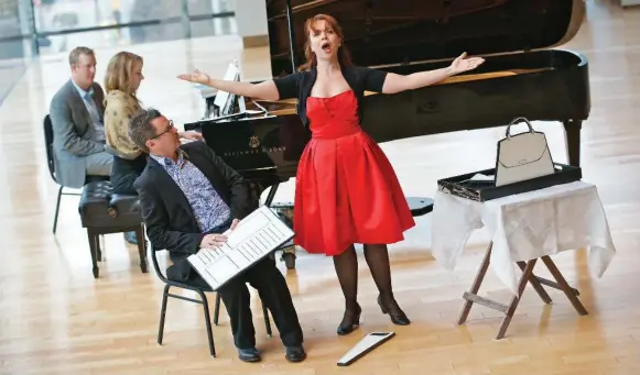  ?? KAREN E. REEVES ?? Kyra Millan, right, and Tina Faye, on piano, are classical humorists who have been frequent participan­ts in the free daytime concerts offered by the Canadian Opera Company.