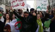  ?? (Photo MaxPPP/DPA) ?? Quelque centaines de personnes ont protesté hier à Alger, après des manifestat­ions massives vendredi.