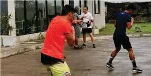  ?? PSC PHOTO ?? PUSPUSAN ang ensayo ng Philippine boxing team sa PSC ‘bubble’ training sa loob ng Inspired Academy sa Los Banos,Laguna.