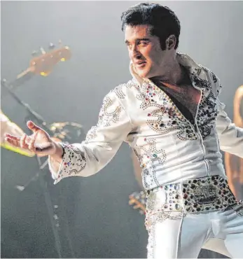  ?? FOTO: PRIVAT ?? Das Elvis-Musical gastiert am Dienstag, 28. Februar, in der Oberschwab­enhalle Ravensburg.
