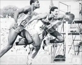  ?? Associated Press ?? DANNY HARRIS, left, is second to Edwin Moses, right, in 400 hurdles in world championsh­ips in Rome in 1987, a year in which Harris ended Moses’ win streak.
