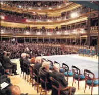  ??  ?? El Teatro Campoamor de Oviedo, repleto ayer.