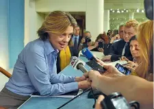  ??  ?? Le norme e la discussion­e La legge attualeNel governo guidato da Paolo Gentiloni, da ministra della Salute, Beatrice Lorenzin, 46 anni, con la norma varata nel luglio 2017, ha portato a 10 i vaccini obbligator­i per l’accesso a scuola