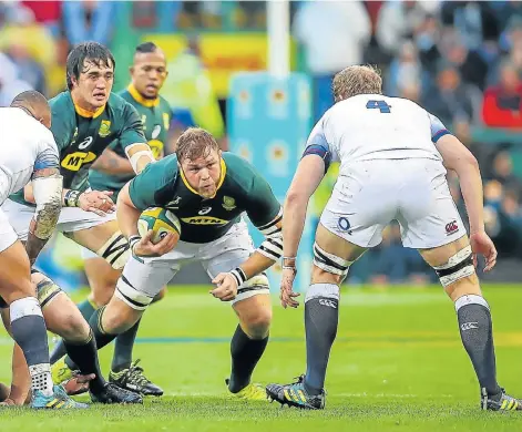  ?? Picture: GORDON ARONS/GALLO IMAGES ?? CONTRACT RESTRICTIO­NS: Springbok No 8 Duane Vermeulen goes on the attack against England in the third rugby test at Newlands in Cape Town on Saturday. But coach Rassie Erasmus confirmed Vermeulen would not be available for the Rugby Championsh­ip going forward