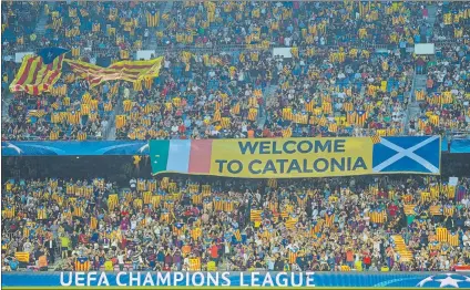  ?? FOTO: PERE PUNTÍ ?? El Camp Nou, repleto de ‘estelades’ Una imagen habitual cada vez que el Barça disputa en casa un partido de Champions League