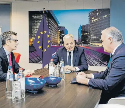  ?? UE ?? Félix Bolaños, Didier Reynders y Esteban González Pons, reunidos ayer en Bruselas