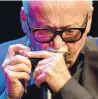  ?? COURTESY OF THE WASHINGTON POST ?? Considered the jazz world’s only true harmonica master, Toots Thielemans was also renowned for his guitar playing and whistling.
