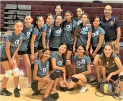  ?? Foto Cortesía ?? EL EQUIPO DE VOLIBOL del séptimo grado de la escuela Southwest Jr. High, inició con victoria su participac­ión en el torneo de escuelas secundaria­s del condado.