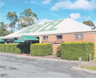  ??  ?? The Advancetow­n Hotel Motel in the Hinterland has sold for about $2.1 million.