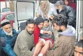  ?? PTI ?? ▪ An injured student being shifted to SMHS hospital for treatment after the blast in a school on Wednesday.