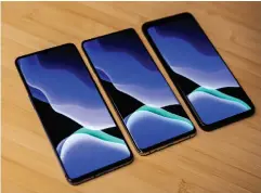  ??  ?? With giant screens and lots of pixels, the Oneplus 7T (left), Galaxy S10+ (center), and Pixel 4 XL (right) all have giant batteries.