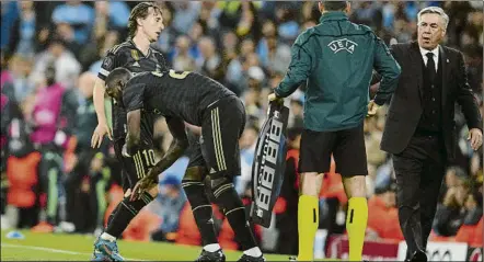  ?? FOTO: LAPRESSE ?? Rüdiger sustituyó a Modric a falta de media hora para el final
El alemán entró tras la desastrosa primera mitad de los merengues