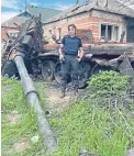  ?? ?? Jen Stout beside destroyed tank in Vilkhivka, Ukraine