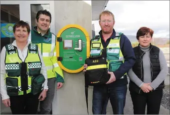  ??  ?? Pictured at the public defibrilla­tor at Daly’s Petrol Station were (from left) Mary Berrington, John Galvin, James Sugrue and Geraldine Daly.