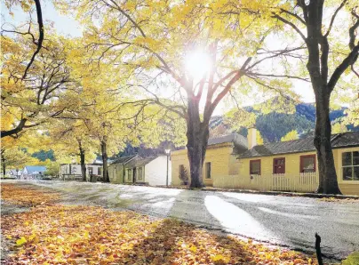  ?? PHOTO: TRACEY ROXBURGH ?? Natural beauty . . . Arrowtown displays its autumnal grandeur.