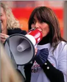  ?? ?? Davina McCall campaignin­g