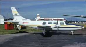  ?? GARY VINCENT ?? Le Piper “Aerostar” est, depuis longtemps, un des avions les plus utilisés pour guider les moyens aériens au Canada, partenaire régulier des “Tracker”.