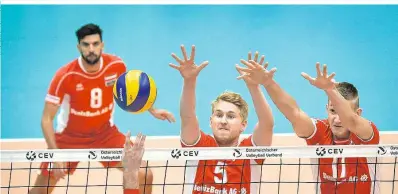  ??  ?? Überforder­t: Die EM scheint für Österreich­s Volleyball­er eine Nummer zu groß zu sein