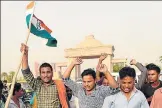  ?? SUBHANKAR CHAKRABORT­Y/HT PHOTO ?? ▪ Youths took out a Tiranga Yatra and staged a demonstrat­ion against the portrait of Mohammad Ali Jinnah on the AMU campus, in Lucknow on Tuesday