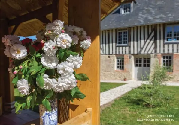  ??  ?? La gloriette rappelle le beau passé voyageur des propriétai­res.