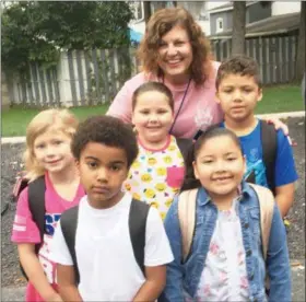  ?? SUBMITTED PHOTO ?? Second-grade teacher Heather Kurtz with some of her students preparing to leave Memorial Park on their way to Lincoln Elementary School for Internatio­nal Walk to School Day.