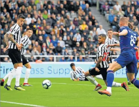  ??  ?? PLENO. El equipo de Sarri suma tres victorias en tres partidos tras vencer ayer al Newcastle.