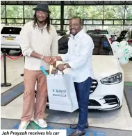  ?? ?? Jah Prayzah receives his car