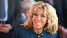  ?? FOTO: LEHTIKUVA / AFP PHOTO / ALAIN JOCARD ?? MOTSTåND. En petition på nätet samlade mer än en kvarts miljon namn mot att ge Brigitte Macron en formell roll som rikets ”första dam”.