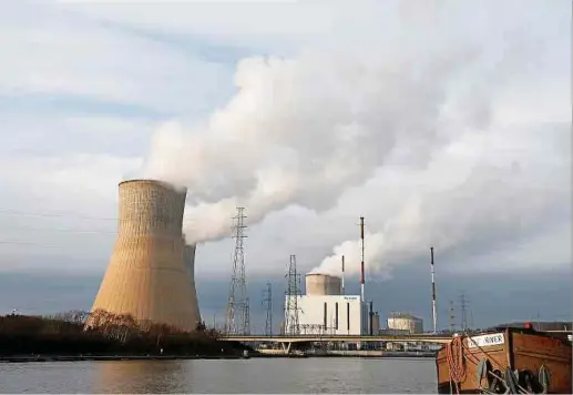  ?? Photo: AFP/Archives LW ?? La Belgique doit pouvoir se passer de ses centrales nucléaires (comme celle de Tihange) à l’horizon 2025, mais les solutions de rechange sont peu nombreuses.