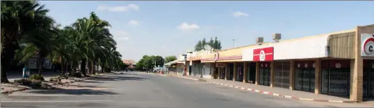  ?? PIC: KEOAGILE BONANG ?? Bit by bit: Cross border traders are yet to return to ‘Bulawayo Street’