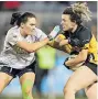  ??  ?? BATTLE Emma Mcdonagh and Doireann O’sullivan