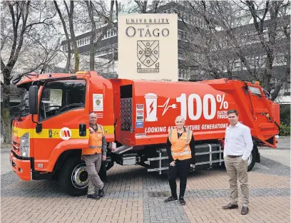  ?? PHOTO: LINDA ROBERTSON ?? New move . . . Appreciati­ng the new electric truck used to remove University of Otago recycling waste are (from left) Waste Management Ltd fleet supervisor Allen Nesbit, of Dunedin, waste minimisati­on coordinato­r Andrina Grigg and regional manager Otago Greg Nel.