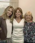  ??  ?? Chiara Del
Gaudio (da sinistra), Elvira Frojo e Sandra Cioffi insieme dopo la presentazi­one del libro