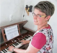  ??  ?? Birgit Langhans spielt seit Jahren bei kirchliche­n Anlässen und wird dies auch weiter tun.