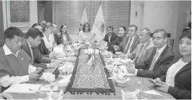  ??  ?? COMPARECEN­CIA. Miembros del CAL y jefes de bancadas de la Asamblea Nacional se reunieron con Paúl Granda.