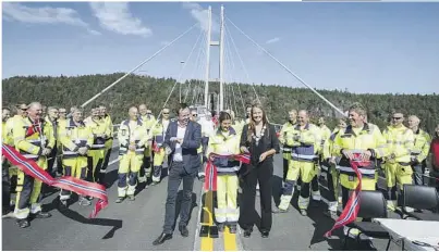  ??  ?? ÅPNET IGJEN: Varaordfør­er i Bamble, Heidi Herum, og Porsgrunno­rdfører Robin Kåss gledet seg over at E18 endelig er som den skal igjen.