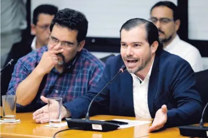  ?? JOSÉ CORDERO. ?? Juan Marcos Rivero (izquierda) sostiene que la prueba con la que encarcelar­on a Bolaños no es real.