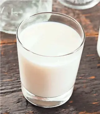  ?? DREAMSTIME/TNS ?? Convention­ally produced milk contains higher levels of antibiotic residues than organic milk.